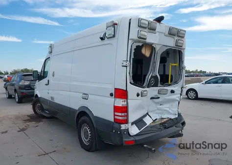 2017 Mercedes-Benz Sprinter 2500 Standard Roof V6 из США, поврежденный, VIN WD3PE7CD8HP565505